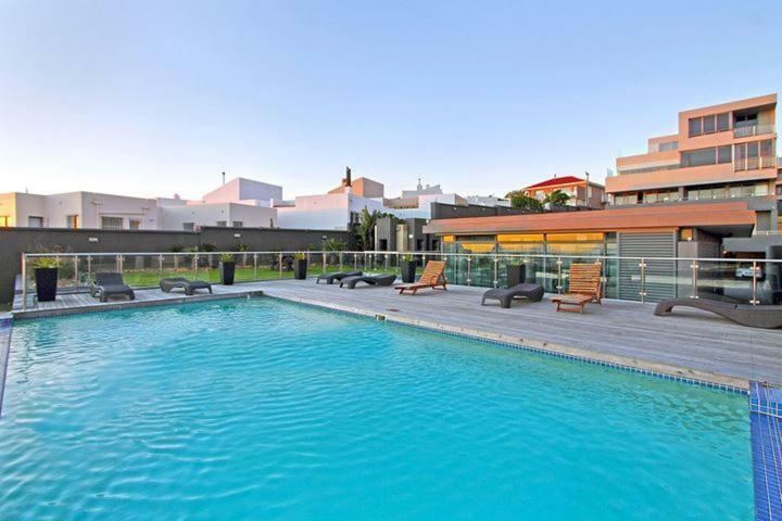 Infinity Oceanview 303A Apartment Bloubergstrand Exterior photo